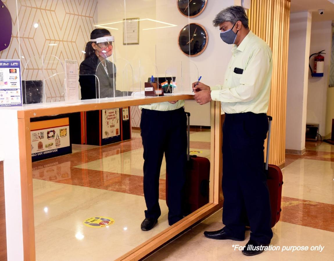 Oyo Hotel Silver Shine Near Gurudwara Shri Bangla Sahib New Delhi Extérieur photo