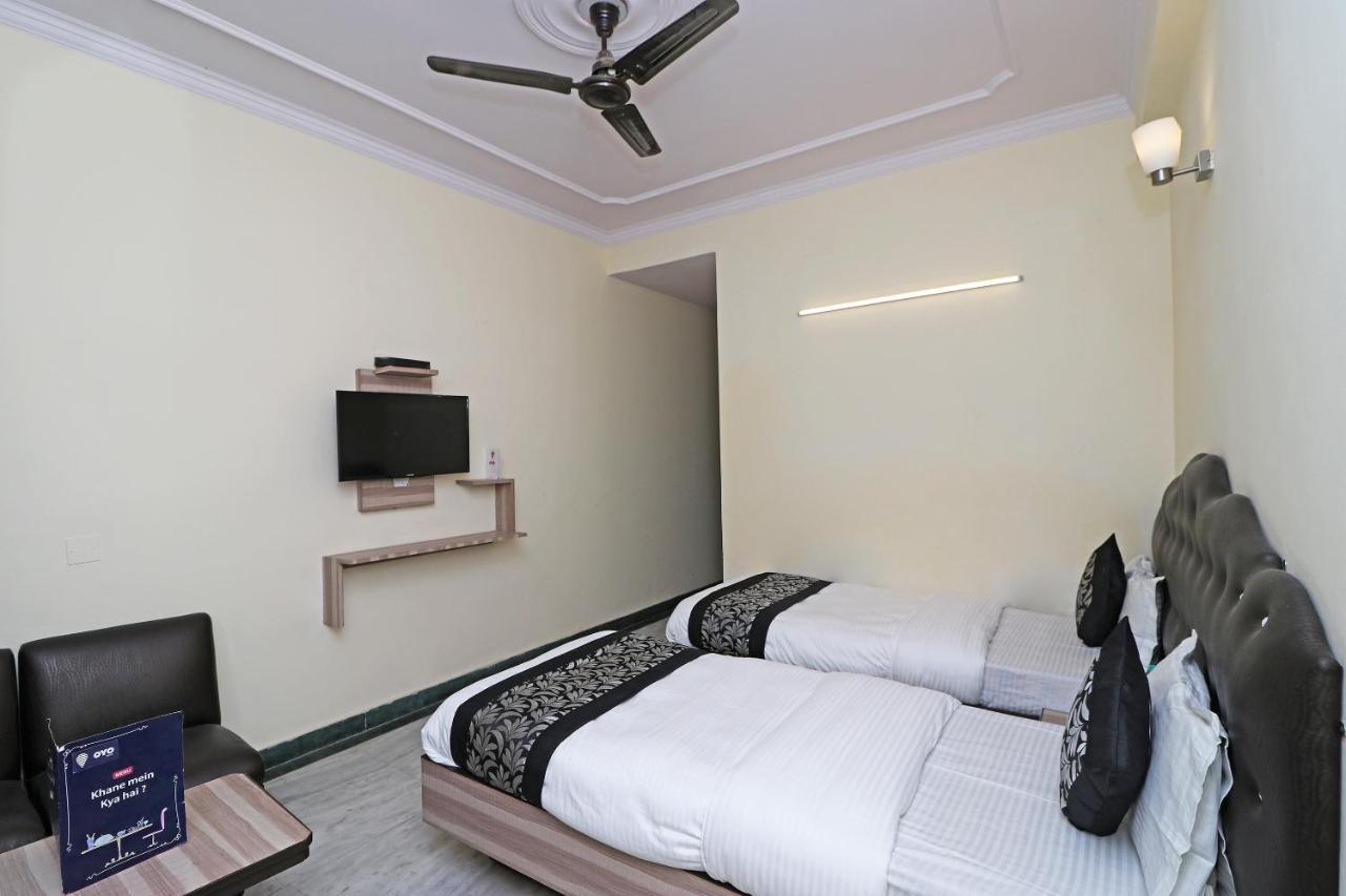 Oyo Hotel Silver Shine Near Gurudwara Shri Bangla Sahib New Delhi Extérieur photo